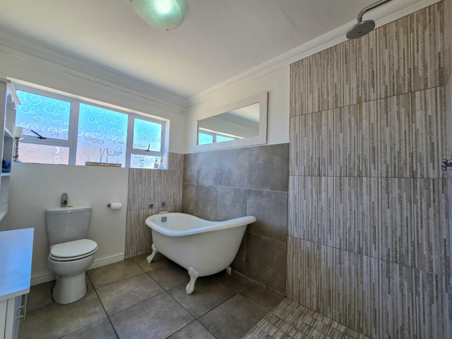 7 Bedroom Property for Sale in Stilbaai Wes Western Cape
